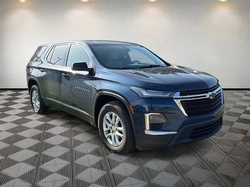 Used 2022 Chevrolet Traverse LS FWD image 3