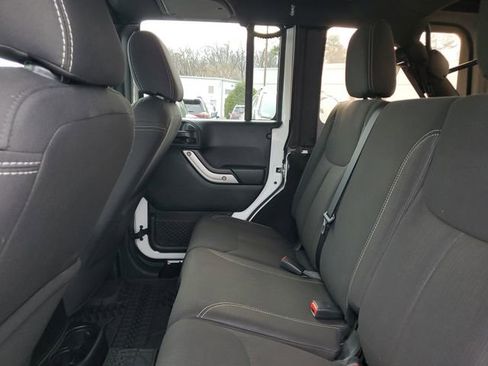 Certified 2017 Jeep Wrangler Unlimited Sahara w/ Connectivity Group AWD/4WD image 11