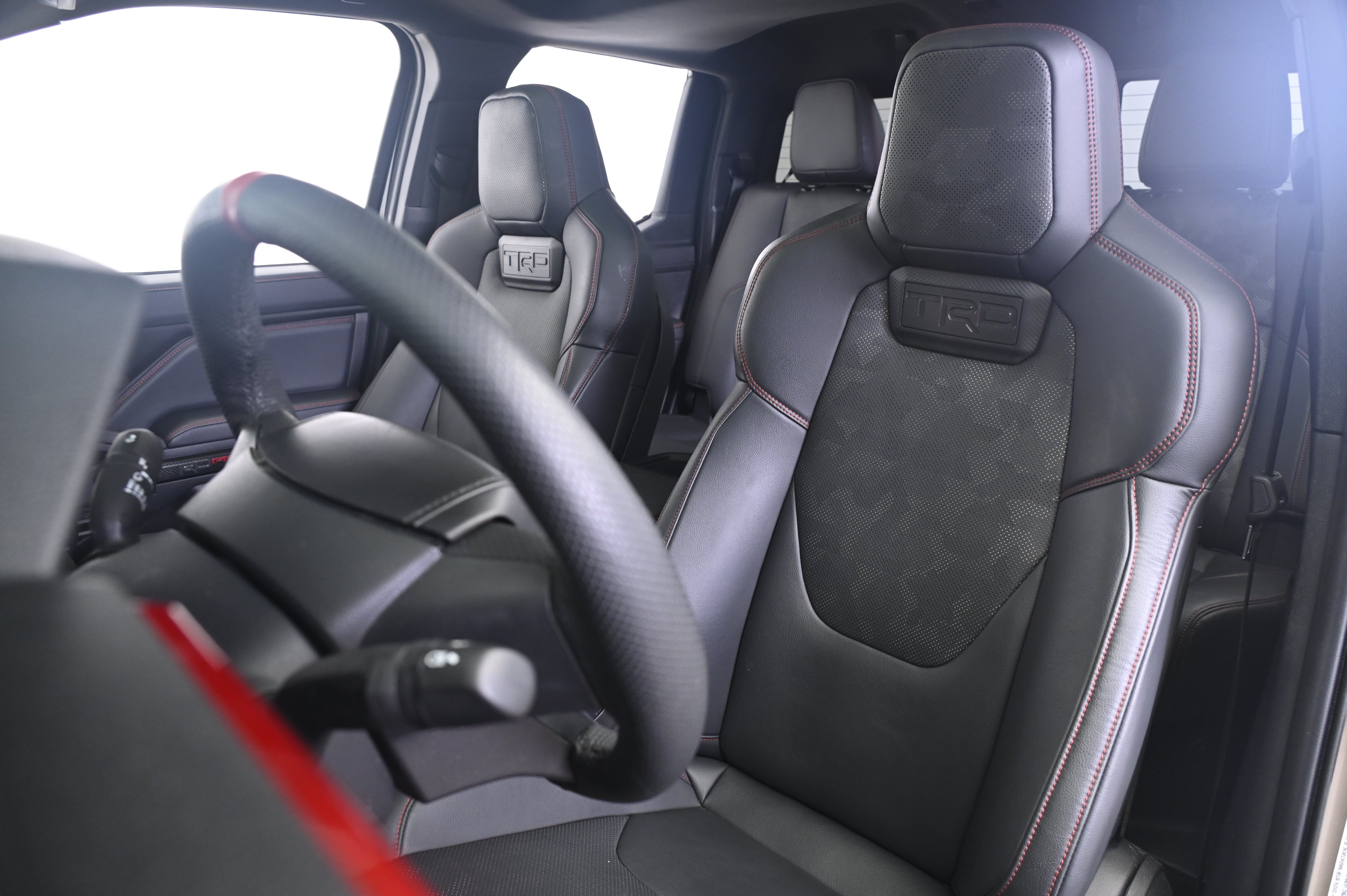 Used 2025 Toyota Tacoma TRD Pro AWD/4WD image 5