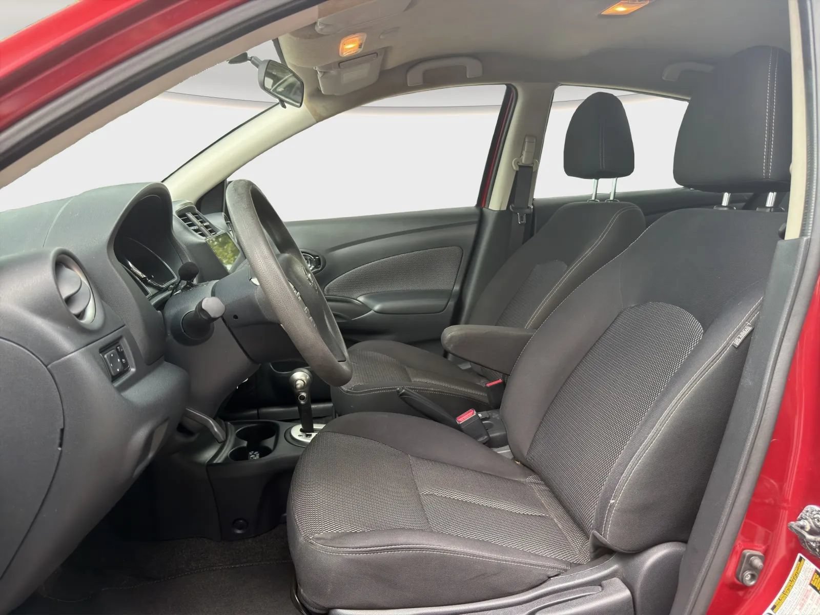 Used 2016 Nissan Versa SV FWD image 8