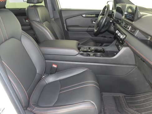 Used 2024 Honda Pilot TrailSport image 27