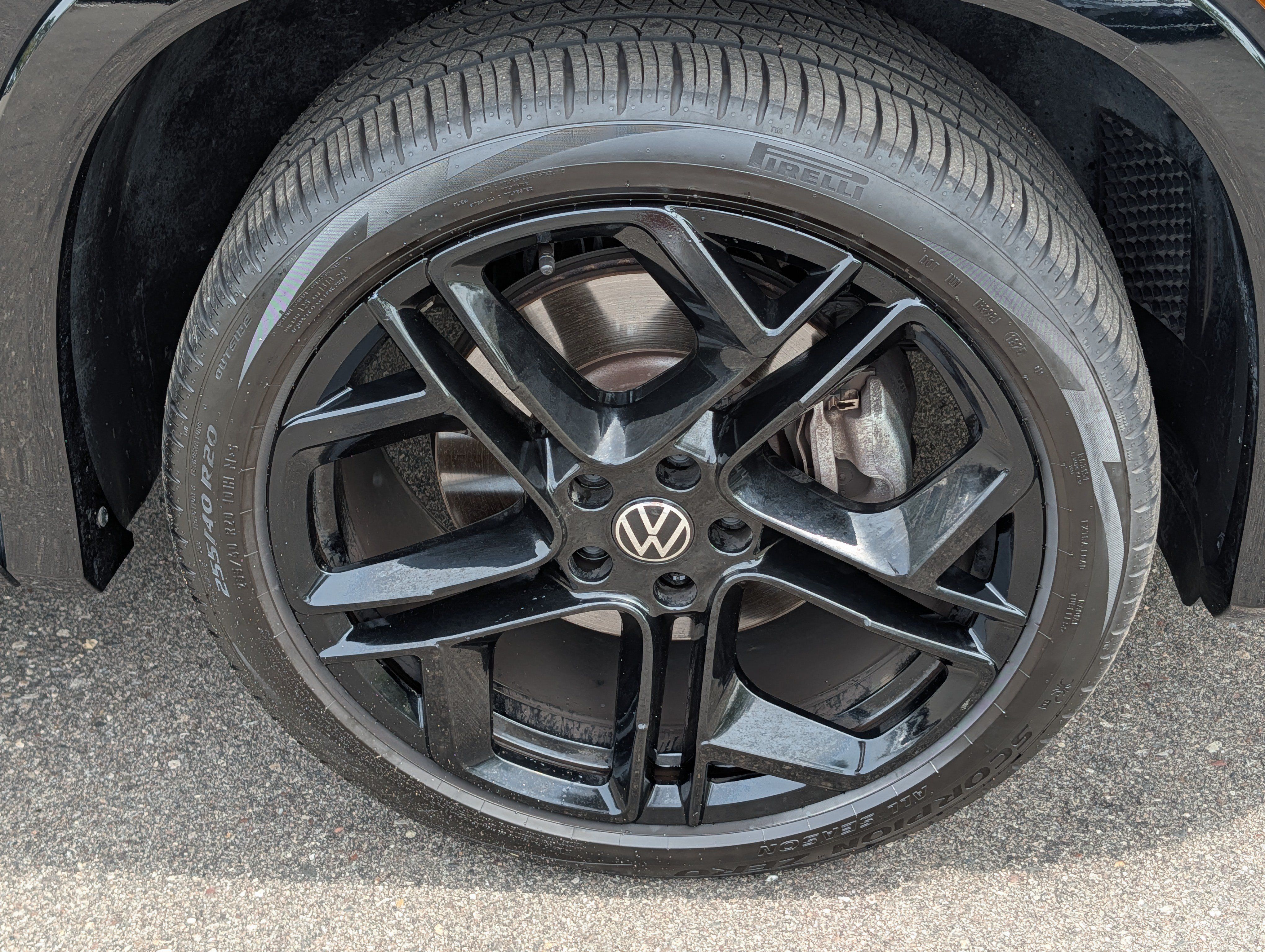 Certified 2025 Volkswagen Tiguan SE R-Line AWD/4WD image 15