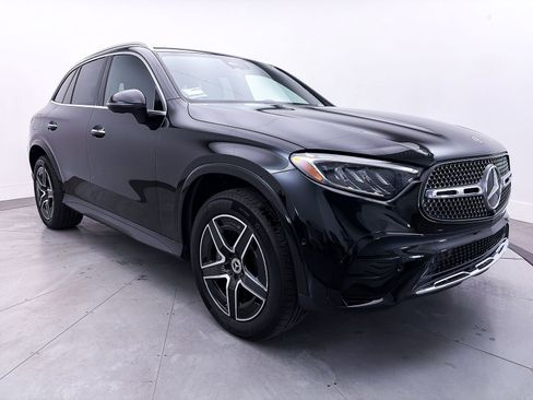Used 2024 Mercedes-Benz GLC 300 w/ AMG Line image 12