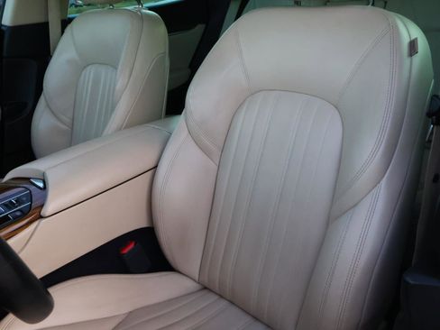 Used 2017 Maserati Levante image 14