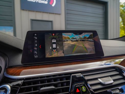Used 2017 BMW 540i xDrive image 22