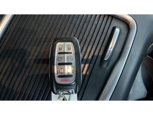 Used 2018 Chrysler Pacifica Touring-L Plus w/ Tire & Wheel Group image 35