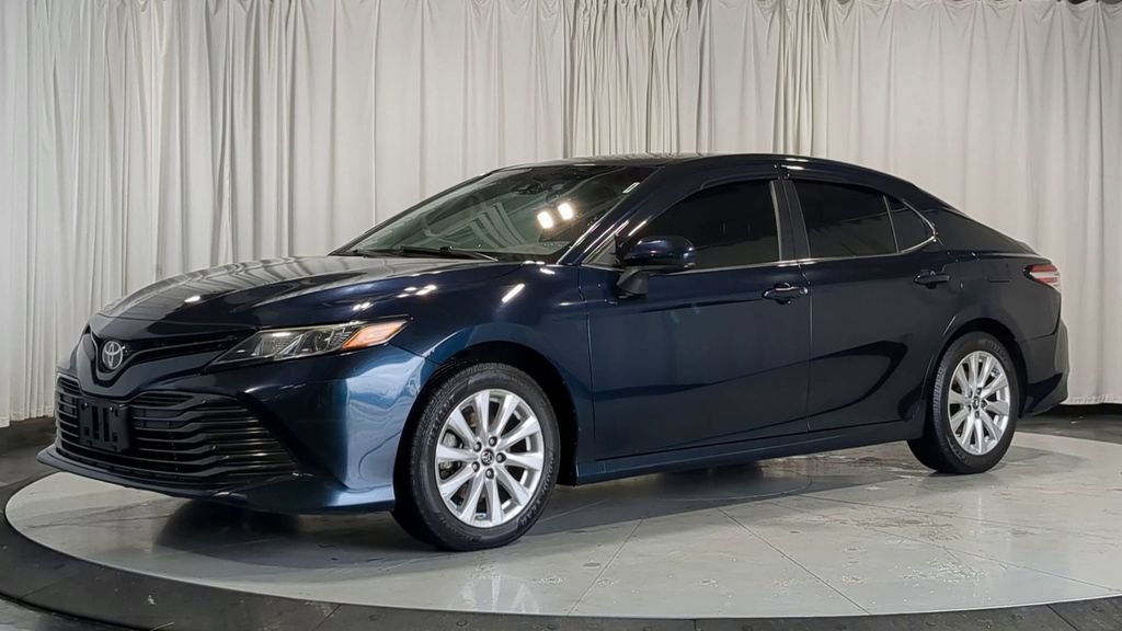 Used 2019 Toyota Camry LE FWD image 8