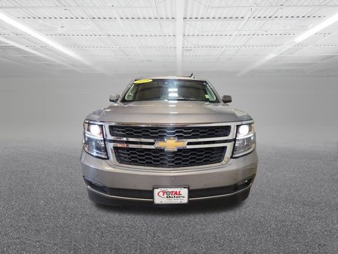 Used 2019 Chevrolet Suburban LT w/ Luxury Package image 3