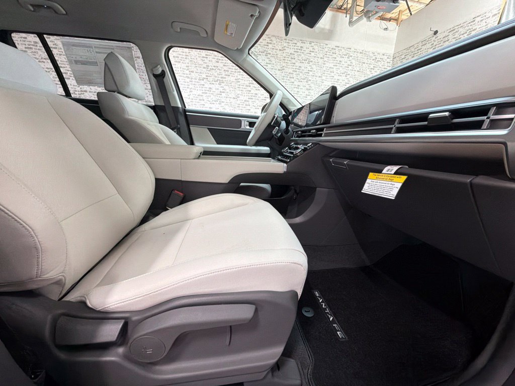 New 2027 Hyundai Santa Fe SE FWD image 12