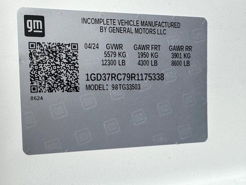 New 2024 GMC Savana 3500 w/ Power Convenience Package RWD image 16