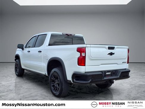 Used 2023 Chevrolet Silverado 1500 ZR2 w/ Technology Package AWD/4WD image 2