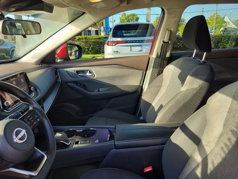 Used 2023 Nissan Rogue SV FWD image 18