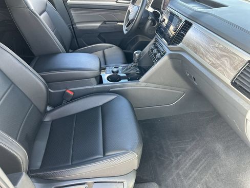 Used 2022 Volkswagen Atlas Cross Sport SE w/ Panoramic Sunroof Package AWD/4WD image 9