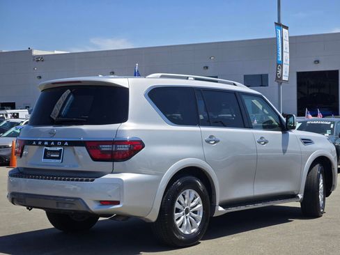 Used 2024 Nissan Armada SV AWD/4WD image 7