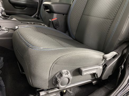 Used 2025 Jeep Wrangler Unlimited Rubicon 4xe AWD/4WD image 16