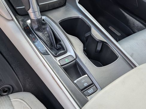 Used 2018 Honda Accord LX image 18