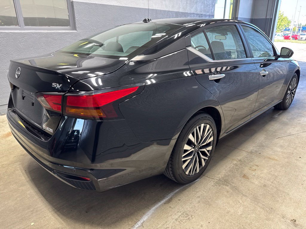 Used 2024 Nissan Altima 2.5 SV FWD image 7