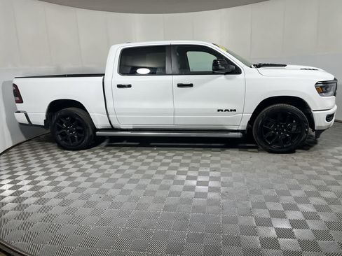 Used 2024 RAM 1500 Laramie AWD/4WD image 9