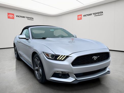 Used 2016 Ford Mustang Convertible w/ Equipment Group 051A image 7