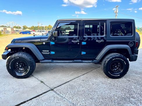 Used 2017 Jeep Wrangler Unlimited Sport w/ Quick Order Package 24S AWD/4WD image 4
