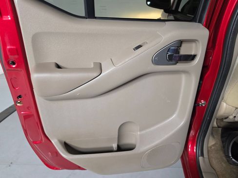 Used 2018 Nissan Frontier SV AWD/4WD image 23