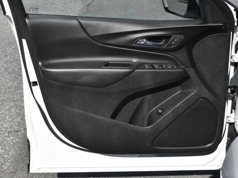 Used 2024 Chevrolet Equinox LT image 24