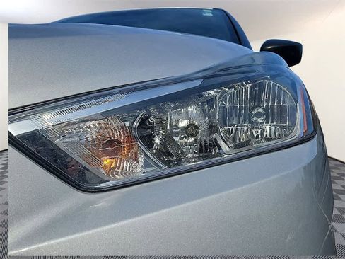 Used 2020 Nissan Kicks S image 7