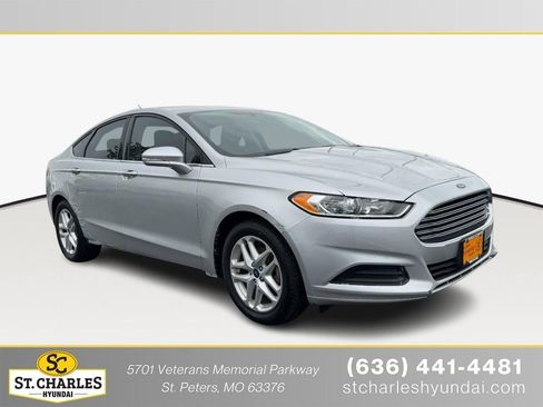 Used 2014 Ford Fusion SE FWD image 1