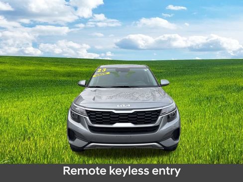 Used 2023 Kia Seltos LX image 2