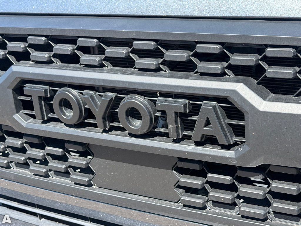 Used 2021 Toyota Tacoma TRD Off-Road RWD image 10