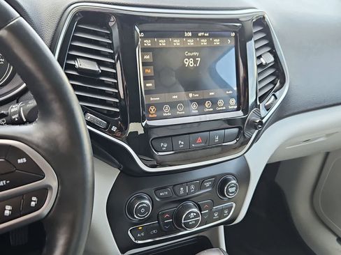 Used 2019 Jeep Cherokee Limited w/ Technology Group AWD/4WD image 28