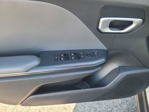 Used 2025 Kia K4 FWD image 26