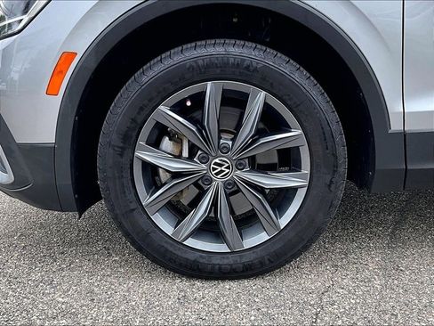 Used 2022 Volkswagen Tiguan SE AWD/4WD image 7