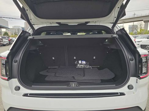 New 2026 Volvo EX30 Plus w/ Protection Package Premier image 14