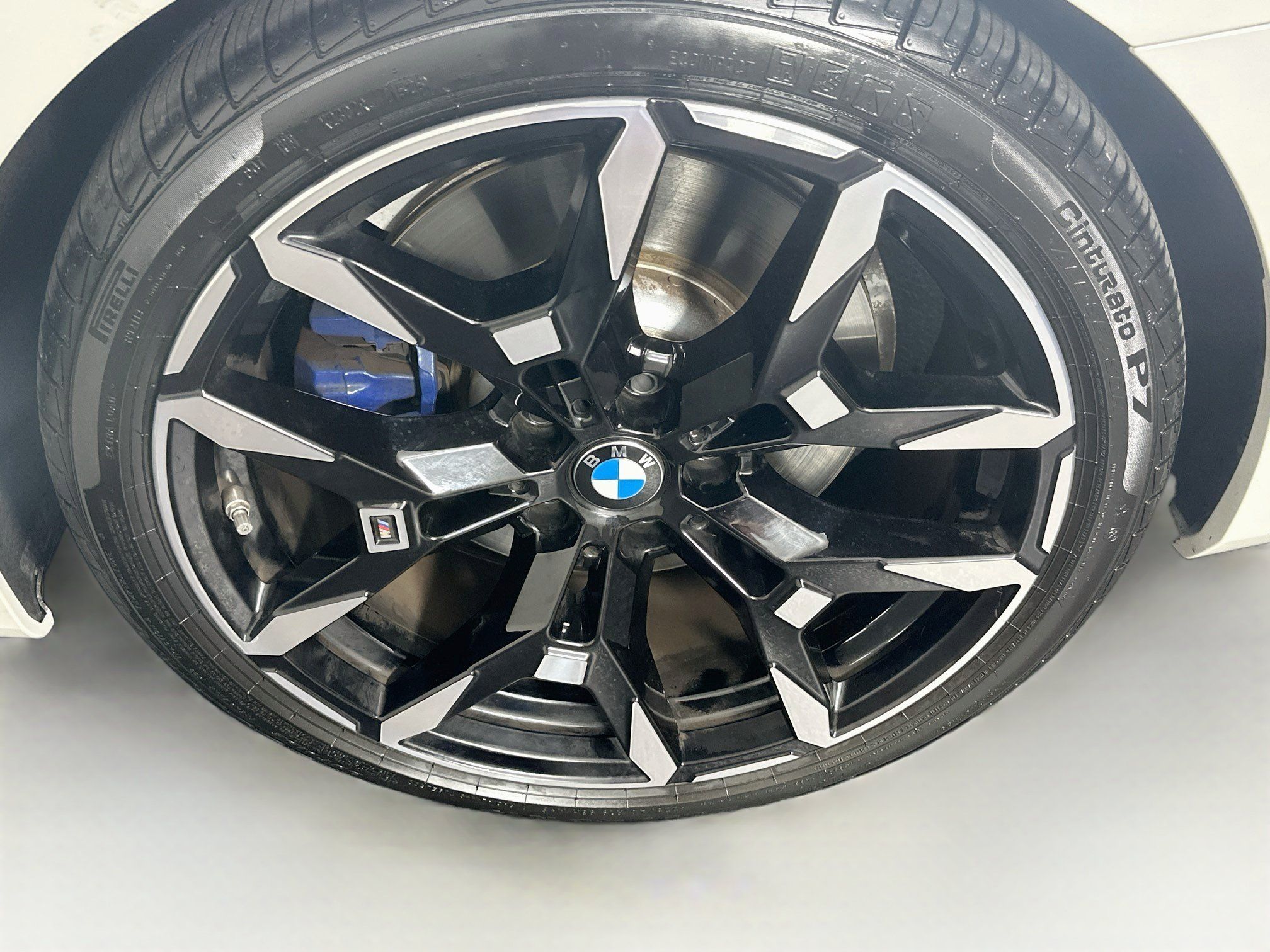 Used 2025 BMW M440i Convertible RWD image 11