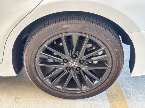 Used 2023 Toyota Camry SE FWD image 11