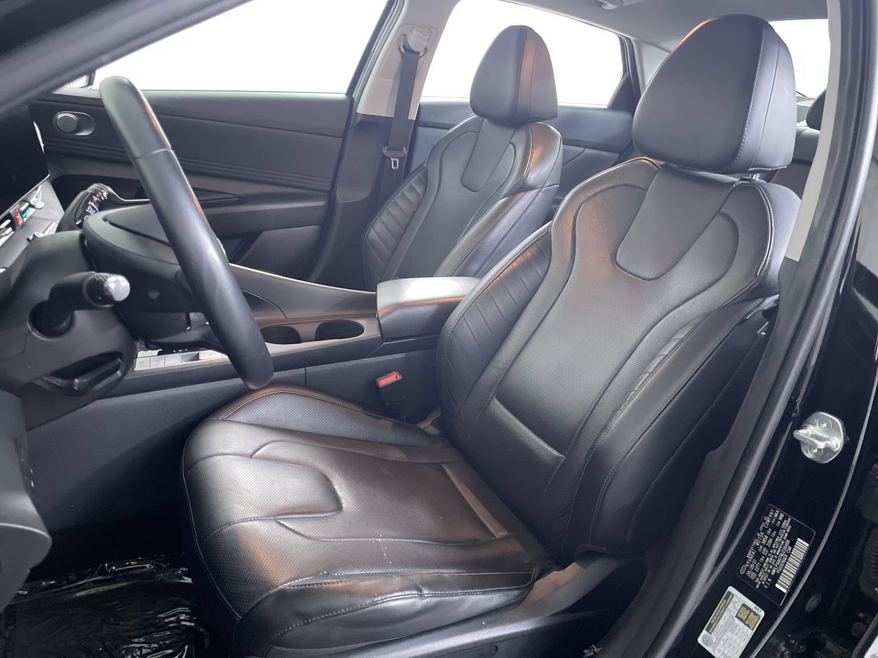 Used 2022 Hyundai Elantra Limited FWD image 12