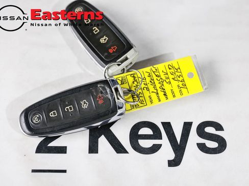 Used 2016 Lincoln Navigator Reserve AWD/4WD image 24