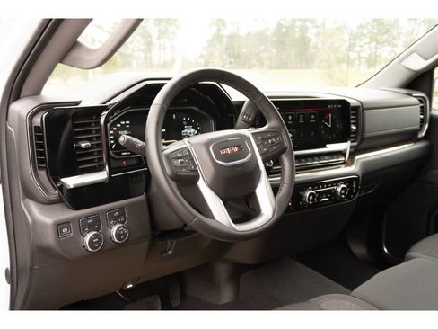 Used 2024 GMC Sierra 1500 Elevation image 10
