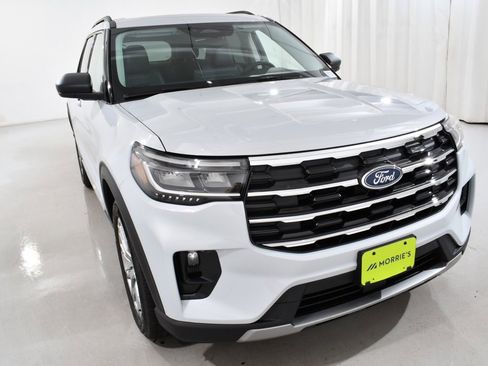 New 2025 Ford Explorer Active w/ Active Comfort Package image 4