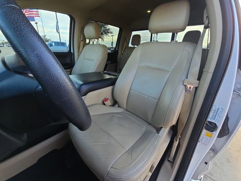 Used 2015 Ford F150 Lariat image 11