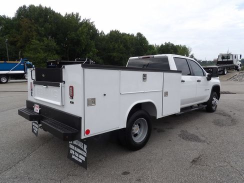 Used 2024 Chevrolet Silverado 3500 W/T w/ Snow Plow Prep Package AWD/4WD image 8