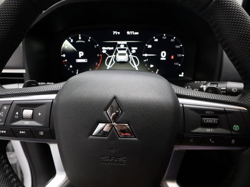 New 2026 Mitsubishi Outlander SE image 21