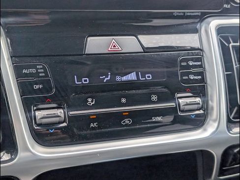 Certified 2022 Kia Sorento SX FWD image 17