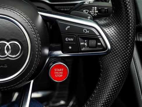 Used 2017 Audi R8 V10 w/ Carbon Exterior Package AWD/4WD image 32