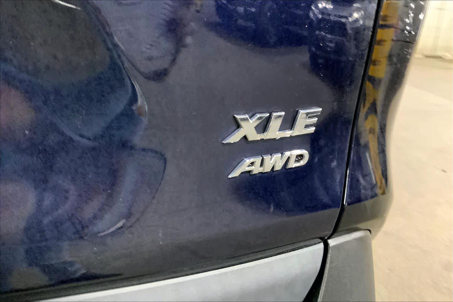 Certified 2021 Toyota RAV4 XLE Premium AWD/4WD image 10