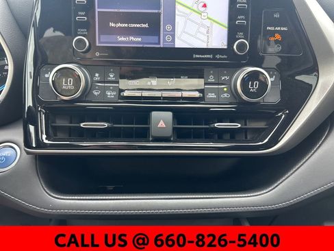 Certified 2020 Toyota Highlander XLE AWD/4WD image 32