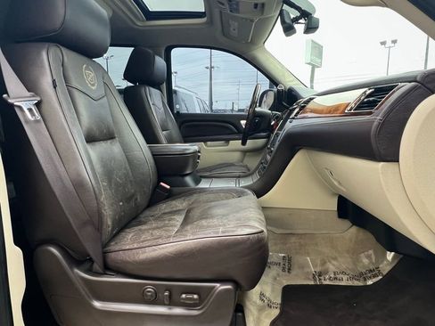 Used 2010 Cadillac Escalade ESV Platinum image 35