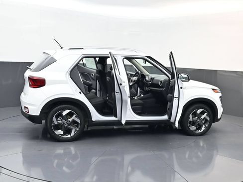 Certified 2026 Hyundai Venue SEL FWD image 30