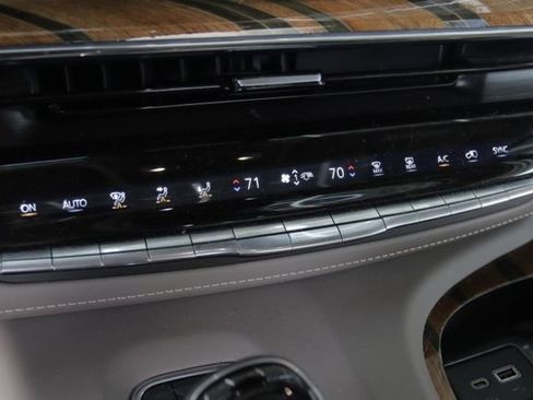 Used 2021 Cadillac Escalade Premium Luxury Platinum image 21